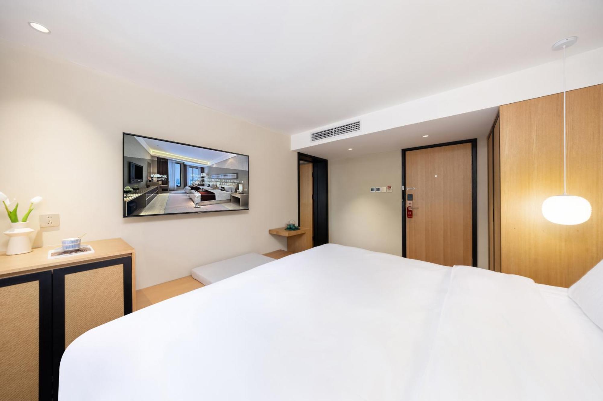 Beijing Tangfu Nanluoguxiang Wang Fu Jing Forbidden City Snack Street Hotel,1 Stop Walking To Airport Express,3 Stop To Tiananmen&Free Laundry Dry Service &Professional Free Tour Ticket Service With English Speaking Staff Exterior photo