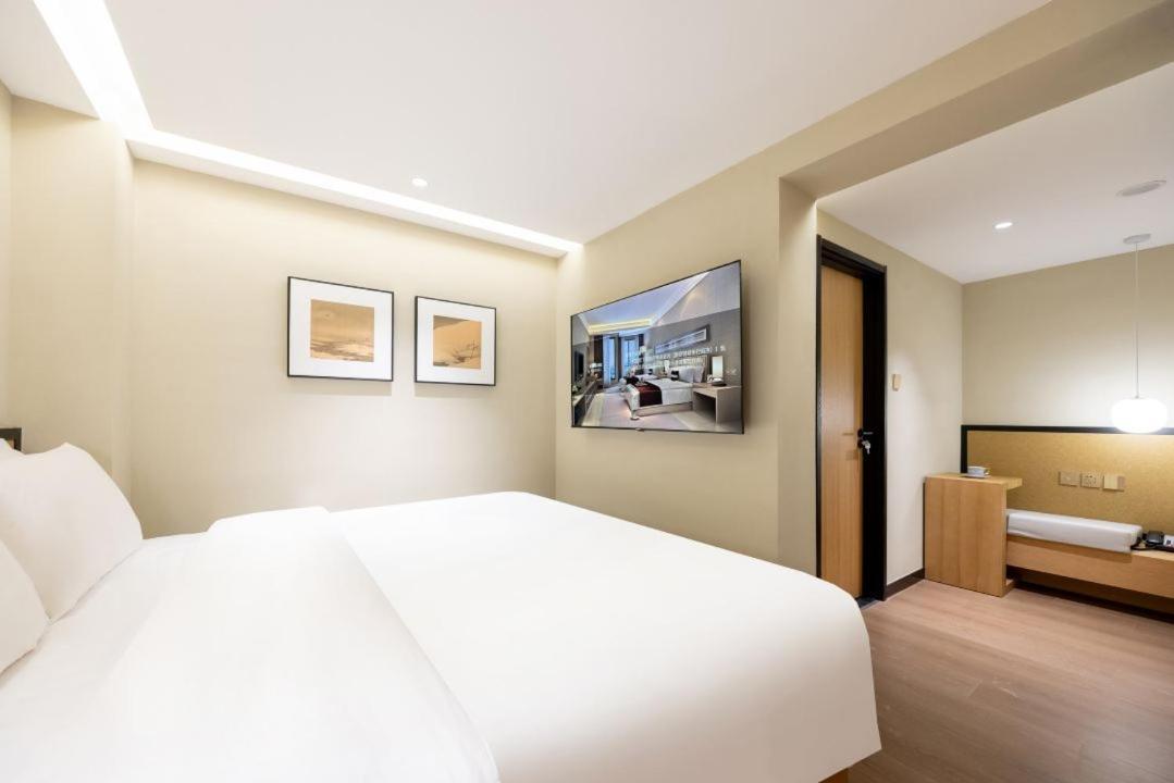 Beijing Tangfu Nanluoguxiang Wang Fu Jing Forbidden City Snack Street Hotel,1 Stop Walking To Airport Express,3 Stop To Tiananmen&Free Laundry Dry Service &Professional Free Tour Ticket Service With English Speaking Staff Exterior photo