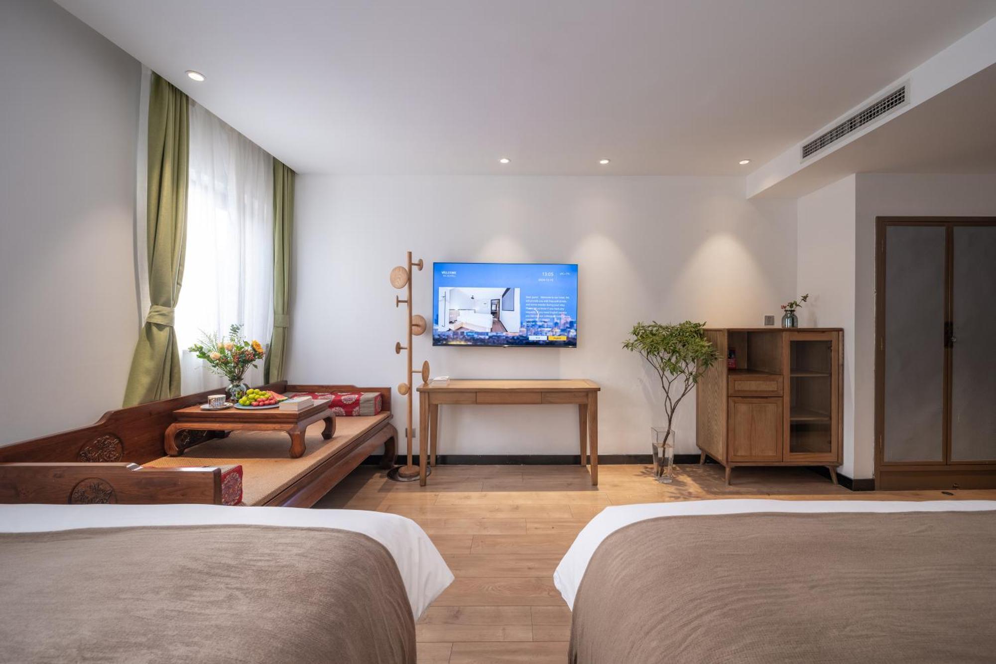Beijing Tangfu Nanluoguxiang Wang Fu Jing Forbidden City Snack Street Hotel,1 Stop Walking To Airport Express,3 Stop To Tiananmen&Free Laundry Dry Service &Professional Free Tour Ticket Service With English Speaking Staff Exterior photo